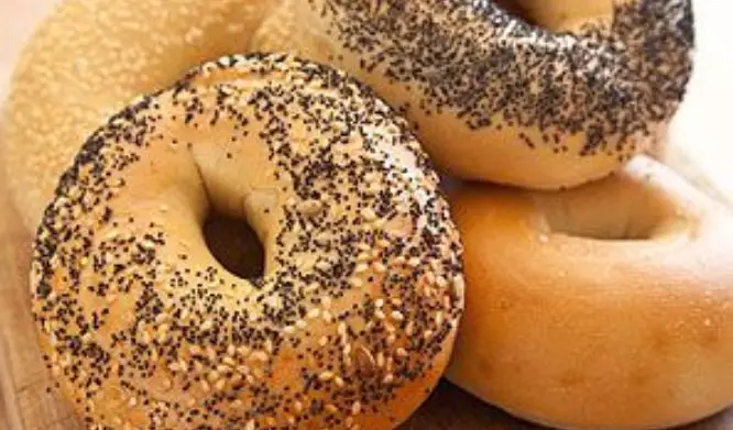 When looking for a lighter option that doesn't compromise on taste, a scoop gluten free bagel provides a satisfying alternative with fewer calories and carbohydrates.